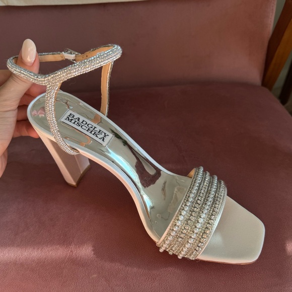 Badgley Mischka Kari Heels size 8 white - Picture 2 of 4